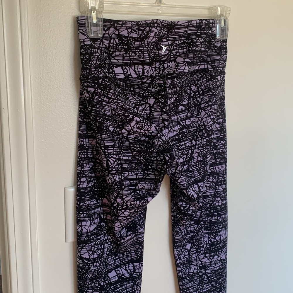 Active Capris - Size L - Picture 5 of 7
